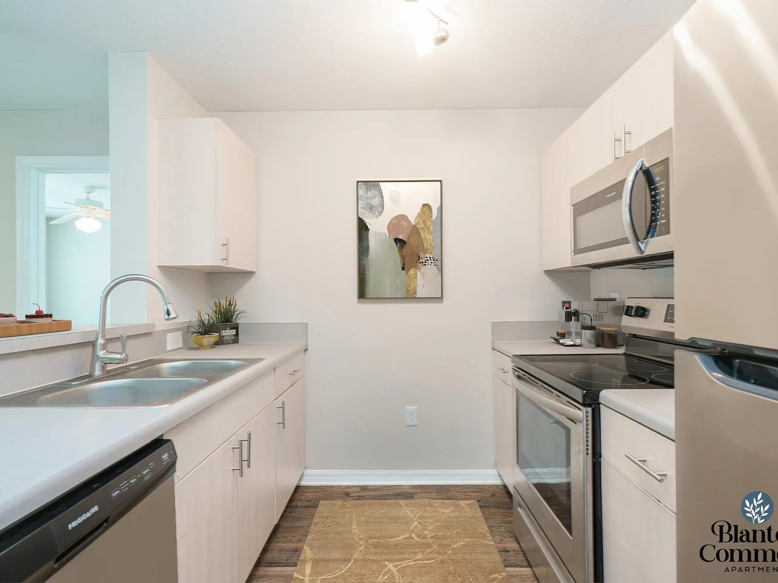 Blanton Commons Apartments — Photo 4