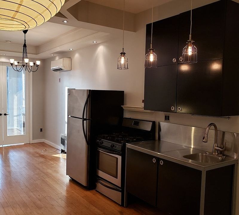 1st image of 1516 Gates Ave APT 1R