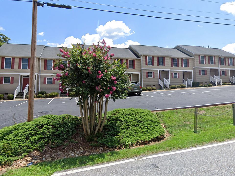 1st image of 204-7 Oak St #7-A