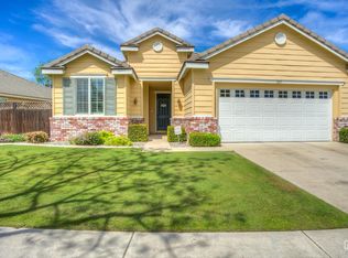 331 Hollyhill Dr, Bakersfield, CA 93312