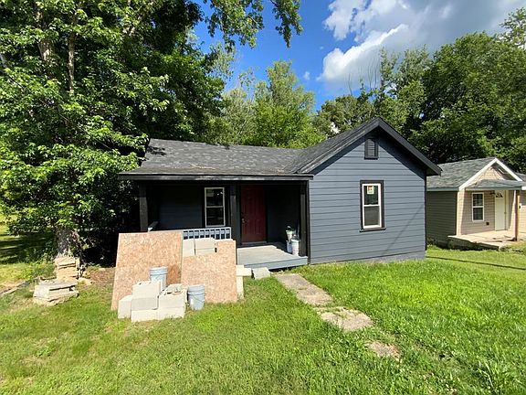 2nd image of 153 Mimosa St