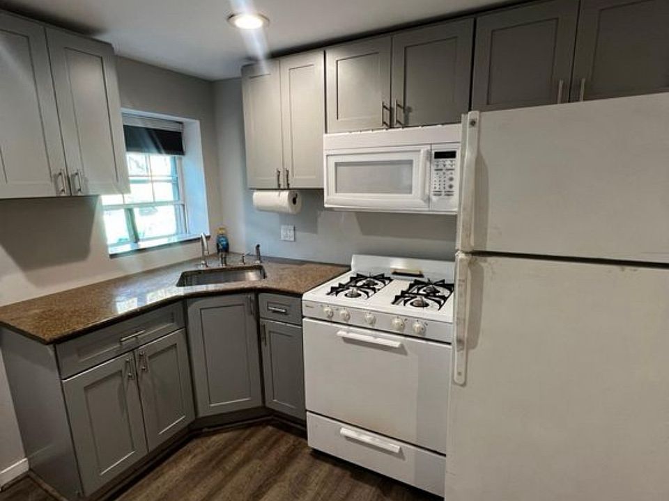 1st image of 3136 Spencer Dr #1
