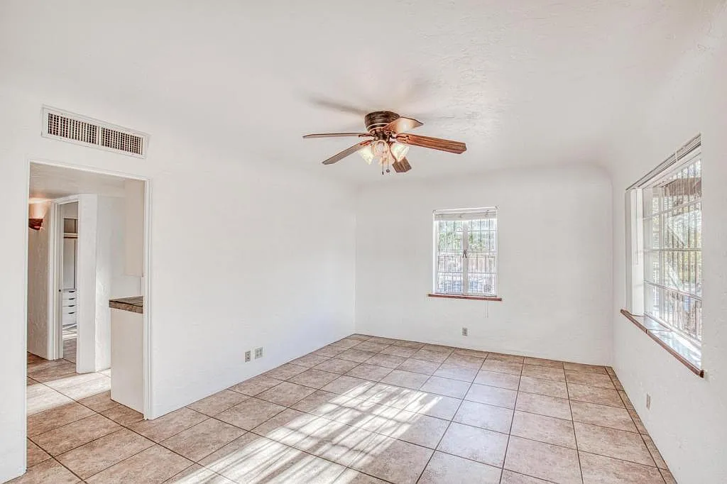 4 bed, 1500 sqft, $2,299 — Photo 3
