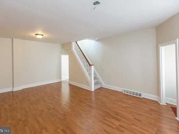 5th image of 2650 E Auburn St