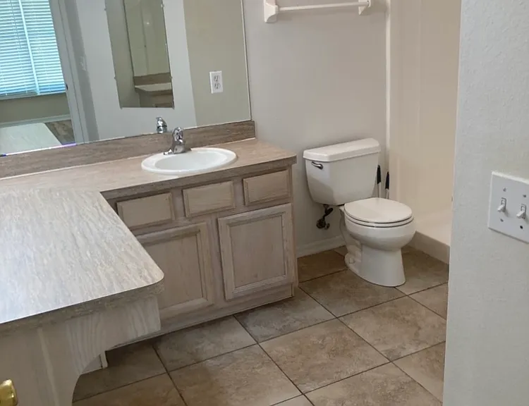1156 Southwinds Dr — Photo 4