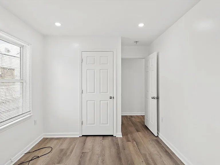 17 Holsman St #2 — Photo 11