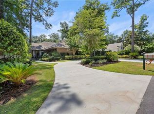 37 Queens Way, Hilton Head Island, SC 29928