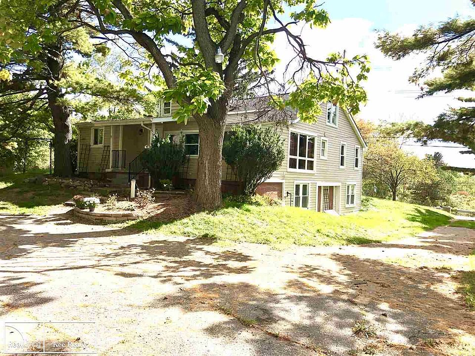 2nd image of 3681 Orion Rd
