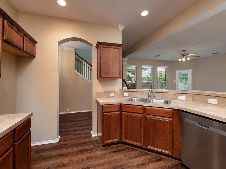 2510 Sedona St — Photo 9
