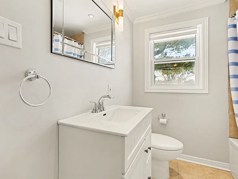 1071 Aldea Ave — Photo 8