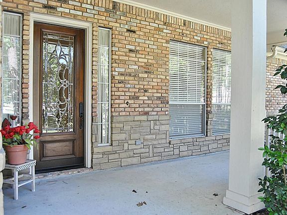 Beautiful front porch.