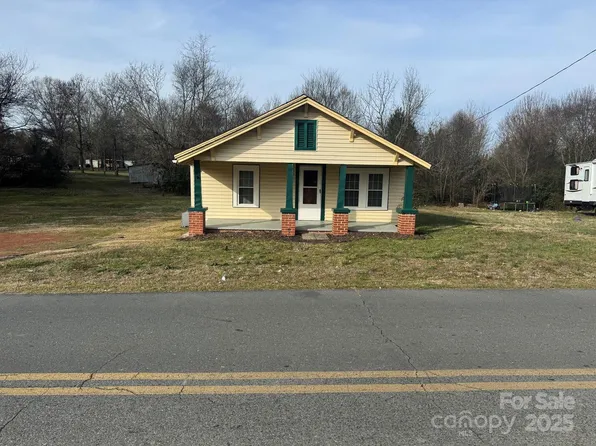 196 School St, Peachland, NC 28133