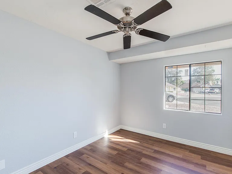708 E Aire Libre Ave — Photo 16