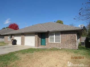 1003 W Edgewood St, Springfield, MO 65807