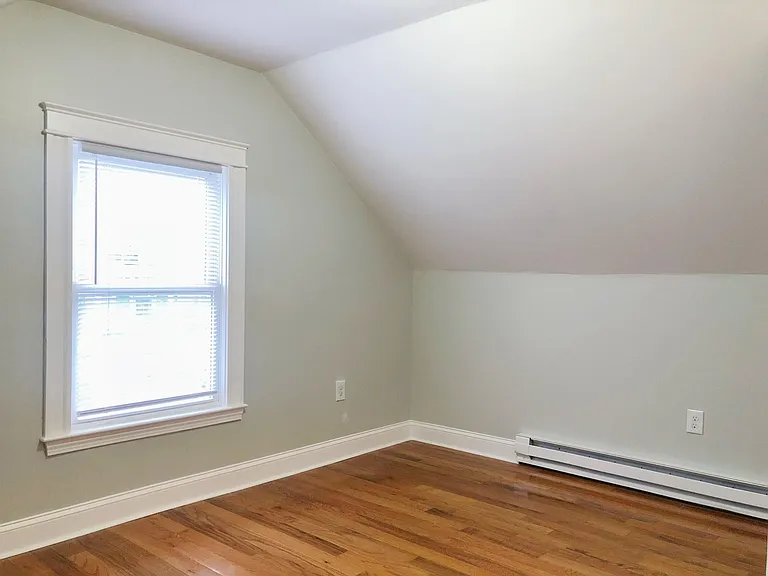 24 Stanley Ave — Photo 15