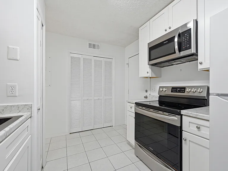 2210 Marsh Point Rd #2210 — Photo 9