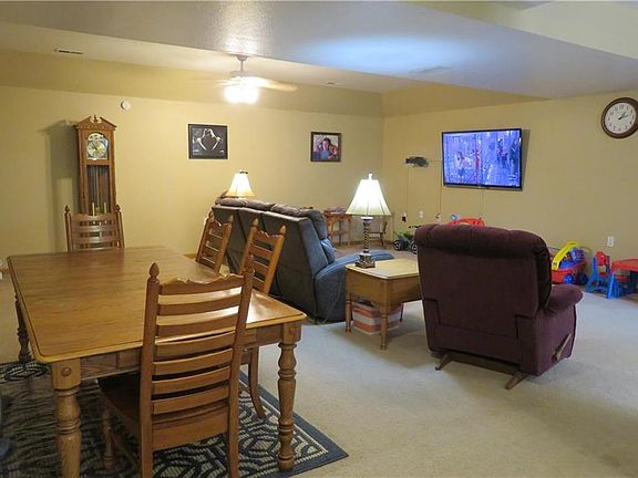 GREAT ROOM/DINING AREA