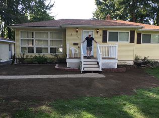 180 Stuewe Rd, Getzville, NY 14068