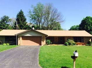 338 Edgewood Ln, Belvidere, IL 61008