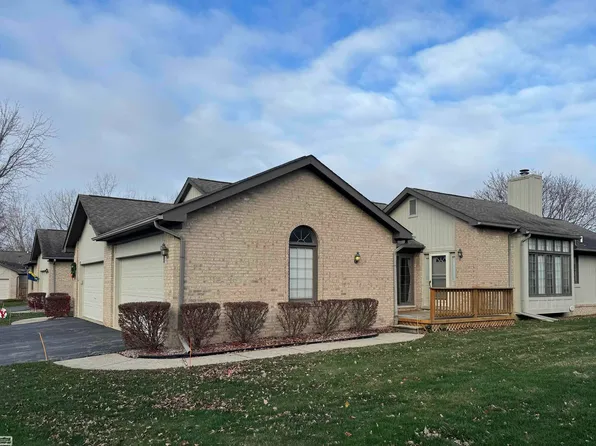13349 Whittier Dr, Sterling Heights, MI 48312
