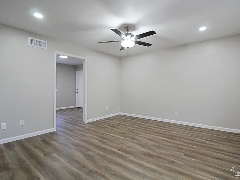 9615 Sandpiper St — Photo 4