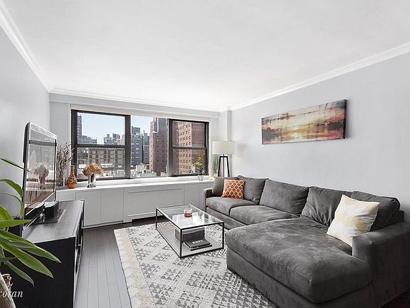 2nd image of 200 E 27th St APT 9T
