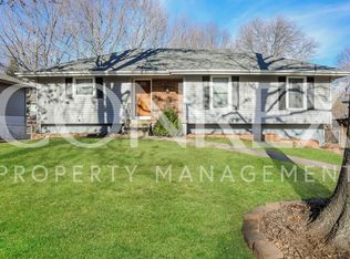 401 SE Westminister Rd, Blue Springs, MO 64014