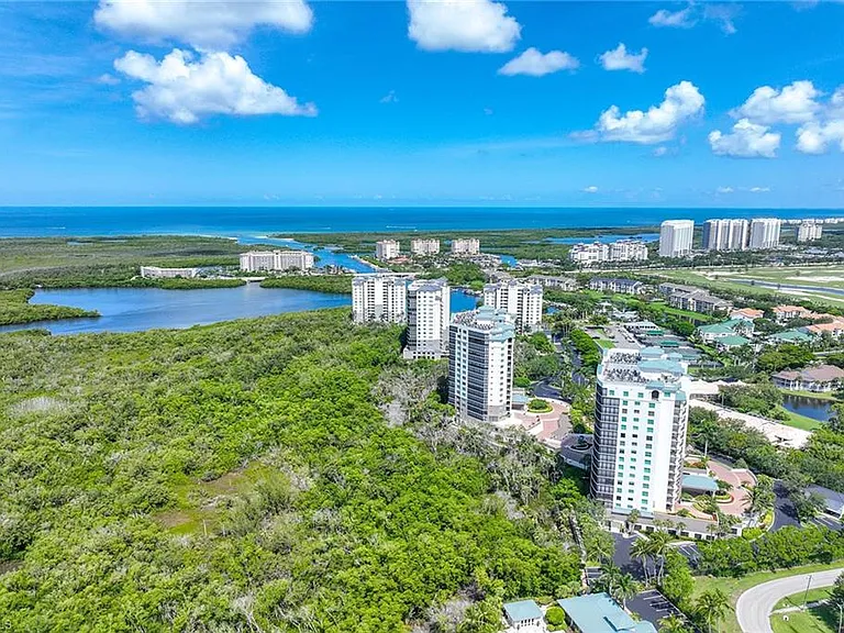 420 Cove Tower Dr #1404 — Photo 1