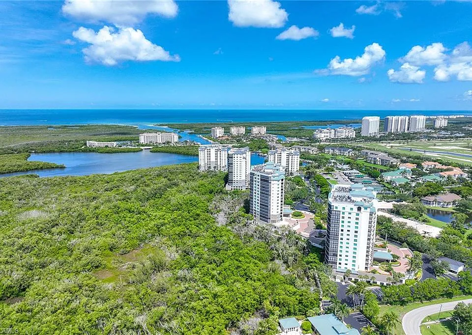 420 Cove Tower Dr #1404