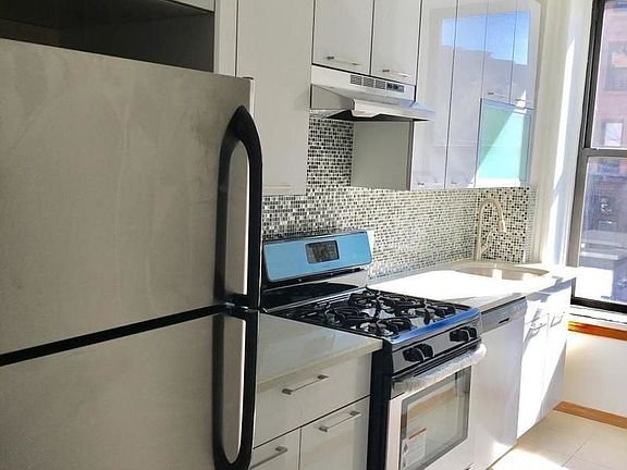 3rd image of 154 7th Ave #1