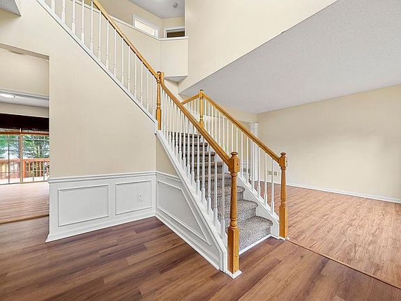 4th image of 3492 Chastain Glen Ln NE