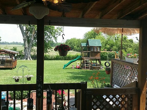 3rd image of 801 Redwood Dr