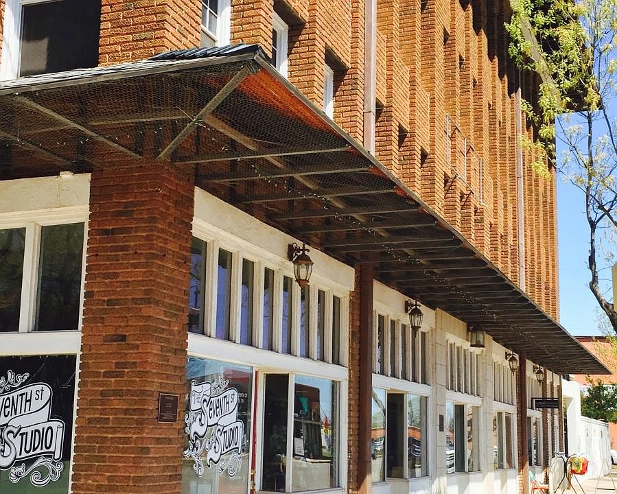 1st image of 530 7th St APT 203