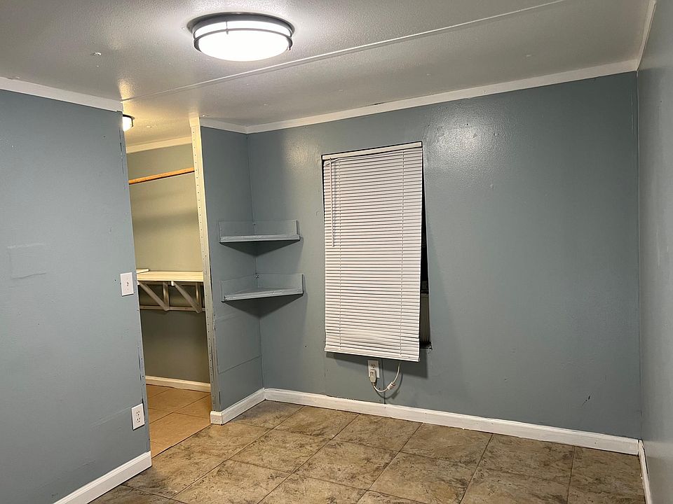 1st image of 800 Denton Blvd NW