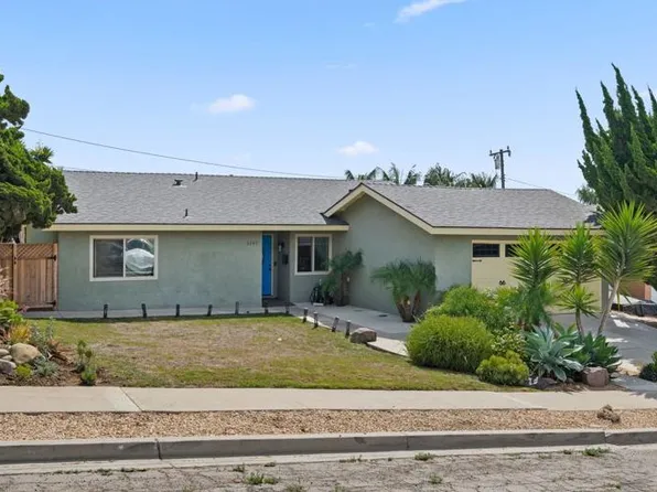 2240 Crestmont Dr, Ventura, CA 93003