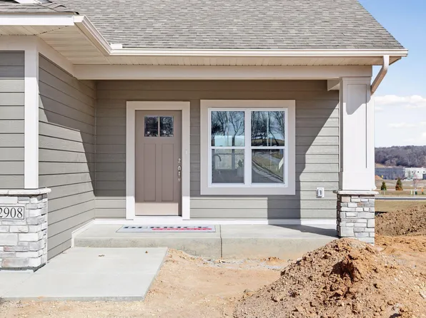 2908 Thompson Dr, River Falls, WI 54022