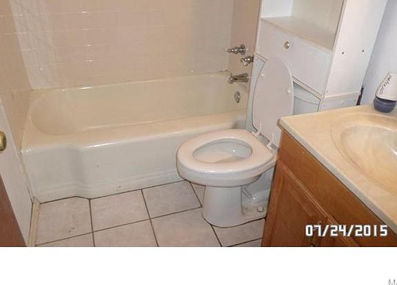 3rd image of 9834 Lullaby Ln