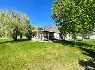 20 Nigg Dr, Oroville, WA 98844