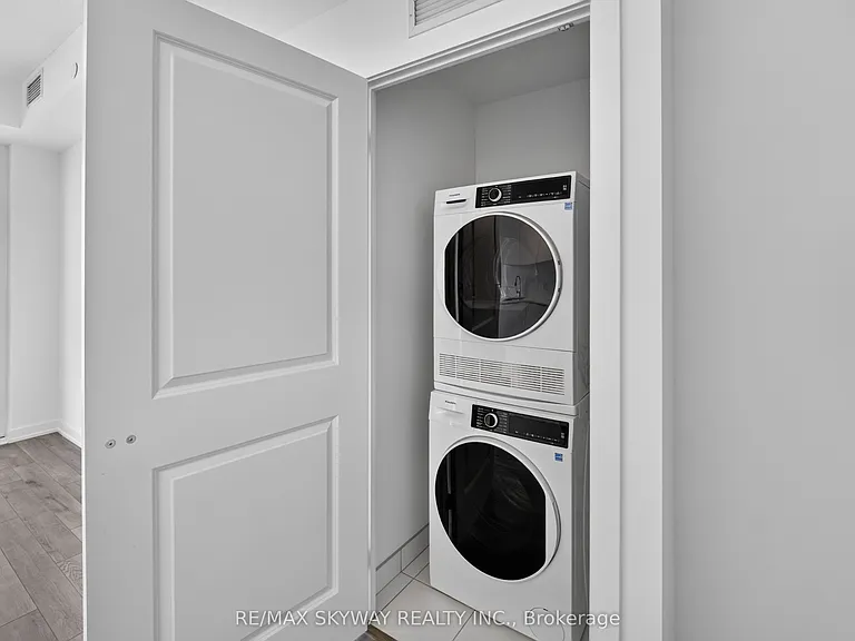 15 Skyridge Dr #521 — Photo 43