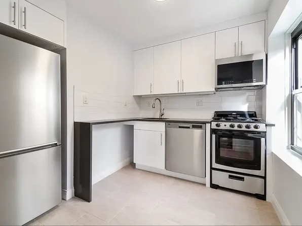 304 8th Avenue image 1 of 6