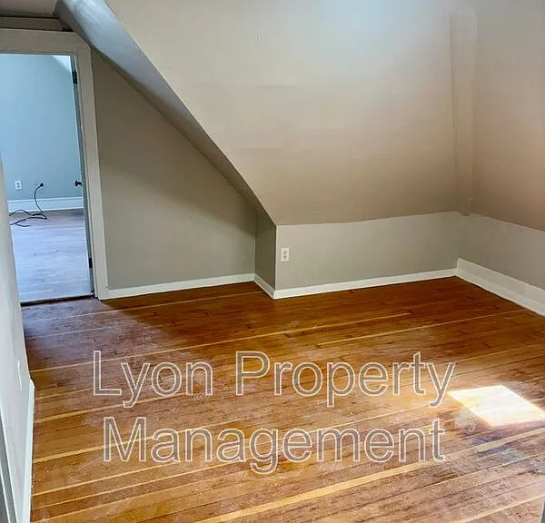 1225-1227 Warren Ave #3 — Photo 10