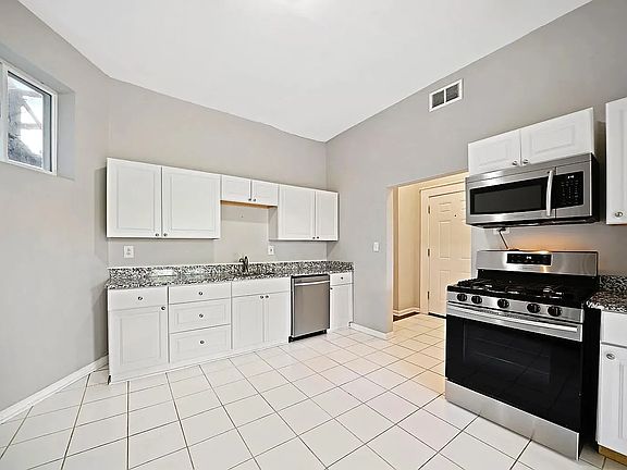2nd image of 3131 W Augusta Blvd APT 2F