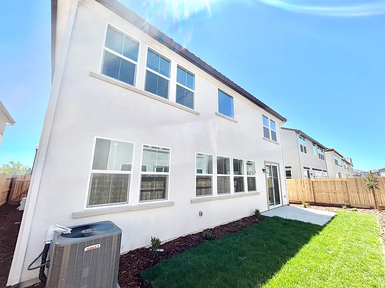 339 Glass Beach Dr — Photo 33