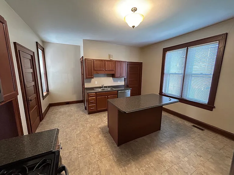 1015 Kentucky St — Photo 11