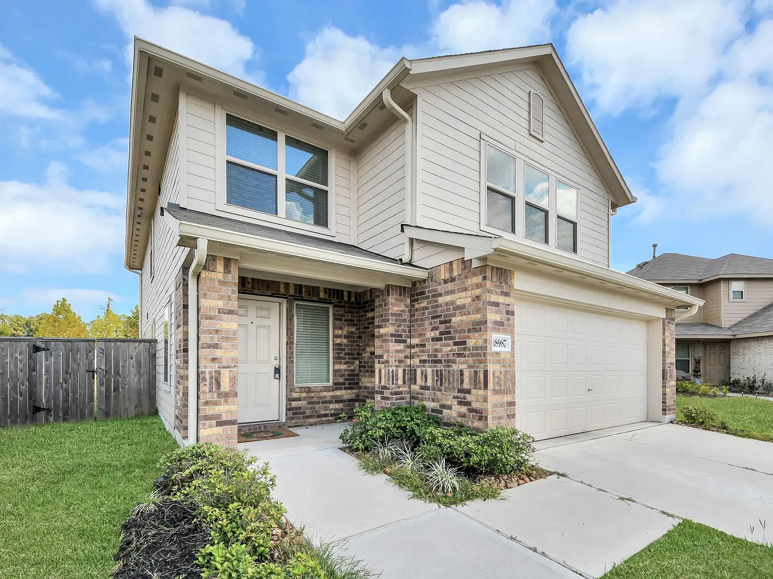 4 bed, 2.5 bath, 2229 sqft, $2,150 — Photo 4
