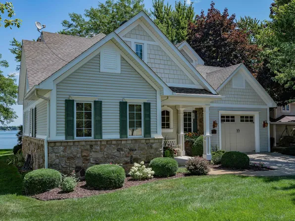 948 S Clear Lake Dr, Fremont, IN 46737