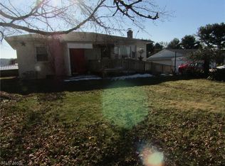 8903 Dover Rd, Apple Creek, OH 44606