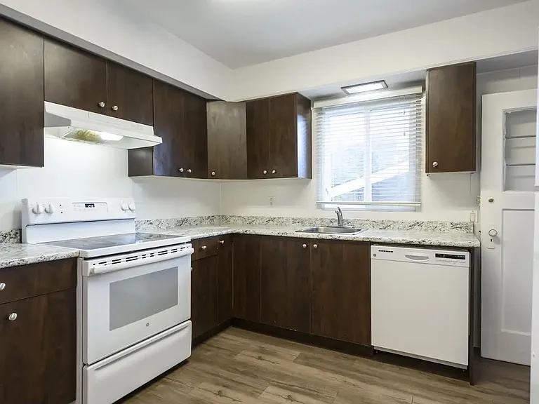 4525 Knight St #8 — Photo 6