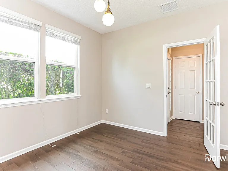 338 Vineyard Ln — Photo 14