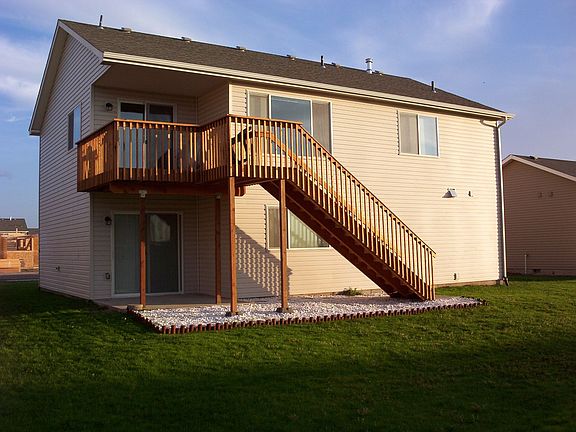 3rd image of 423 E Tara Lee Ave